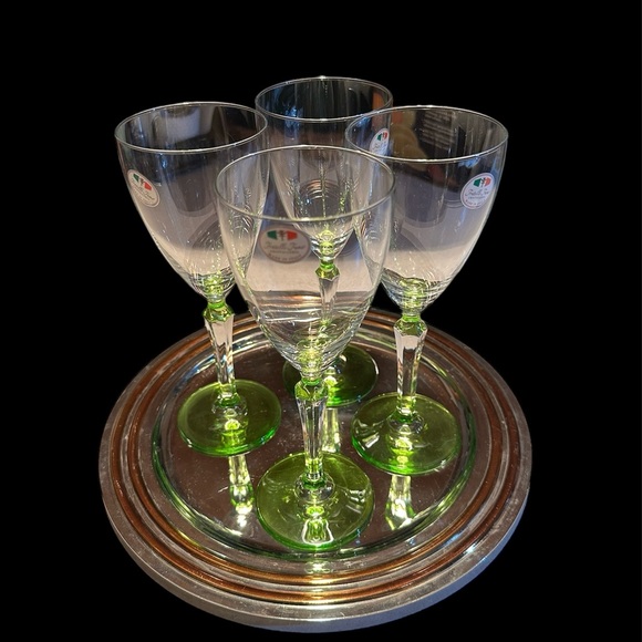 Chartreuse Crystal glasses made in Italy 🇮🇹 set of 4 - Picture 2 of 3